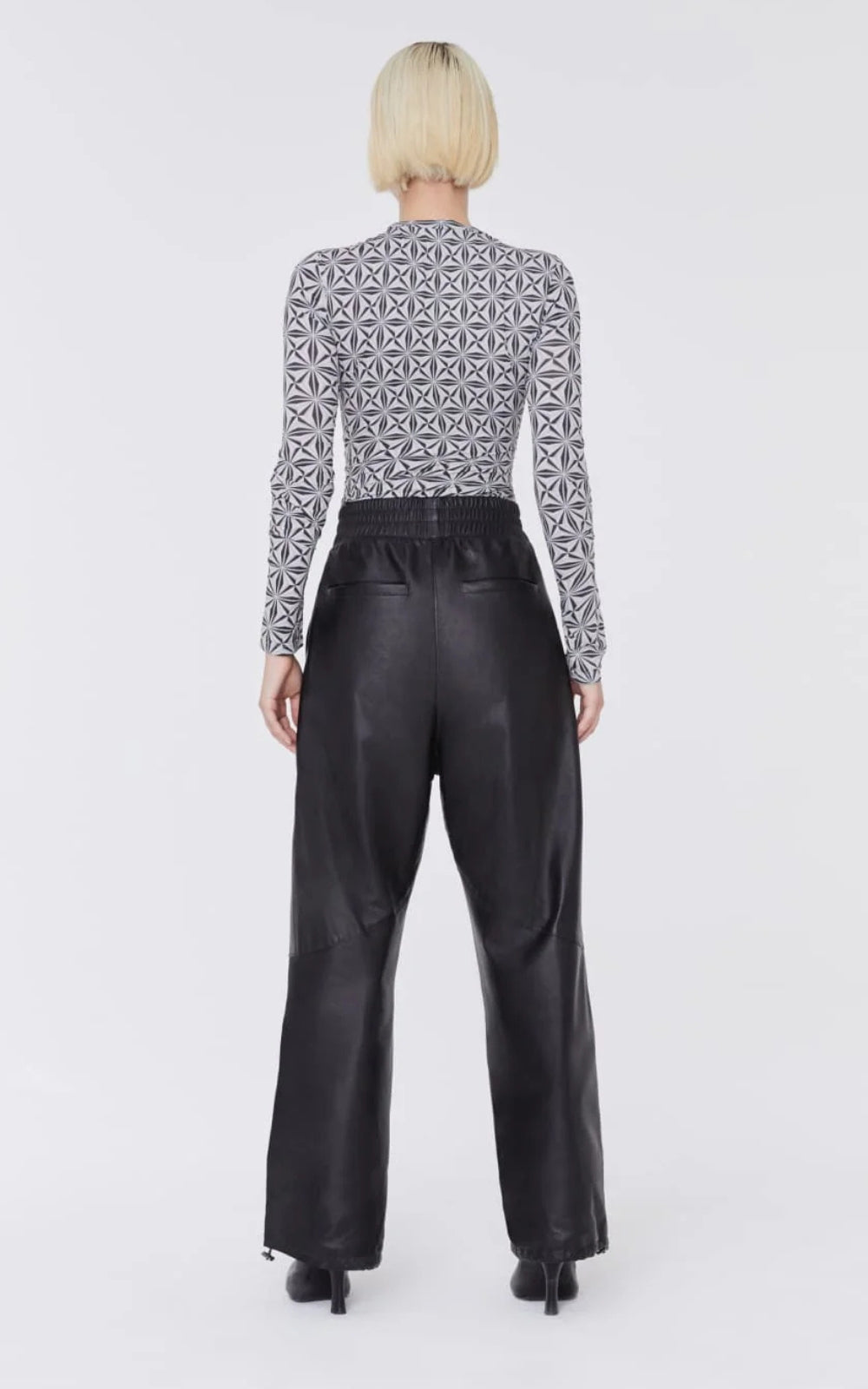 Geometric Stretch Top