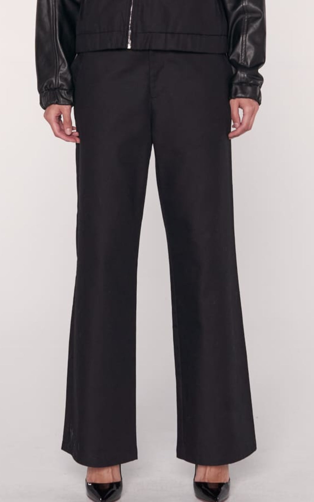 Loose Fit Pant in Black