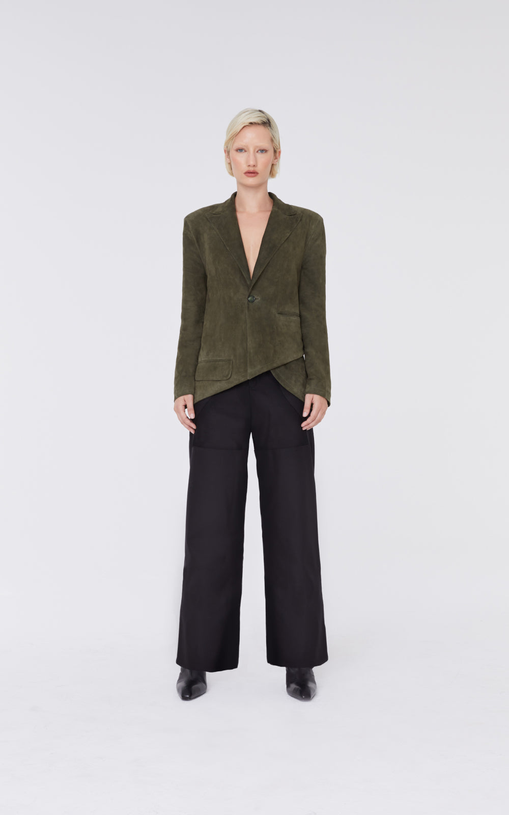 sans-gene-olive-suede-blazer-frontview-woman