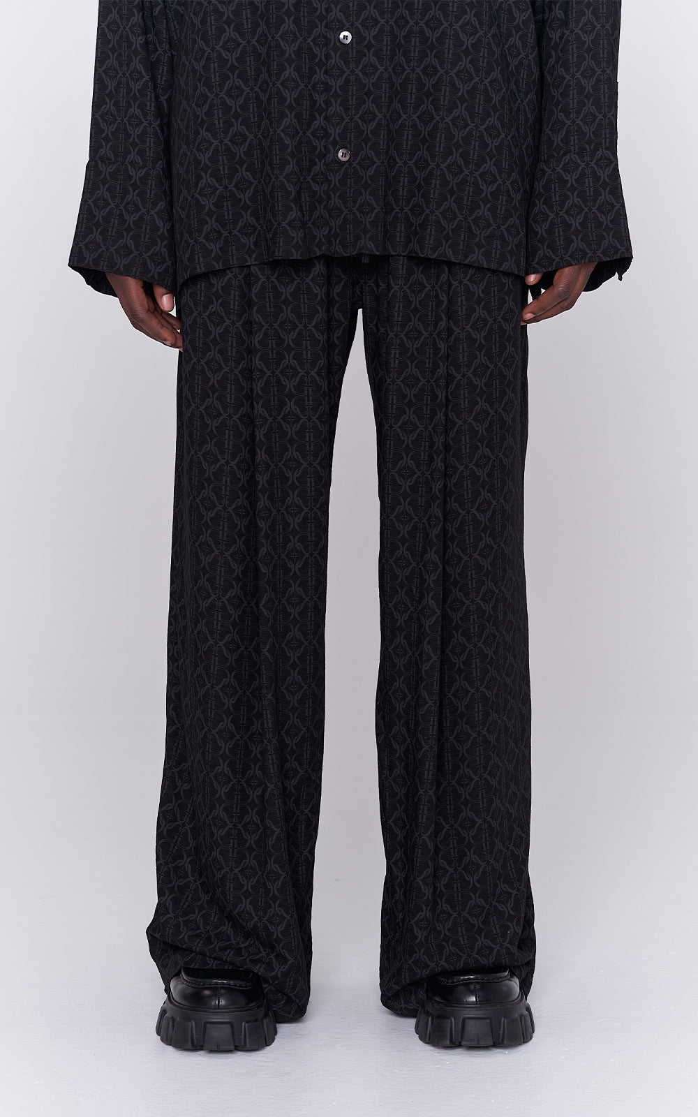 Oversized Viscose Pant in Black