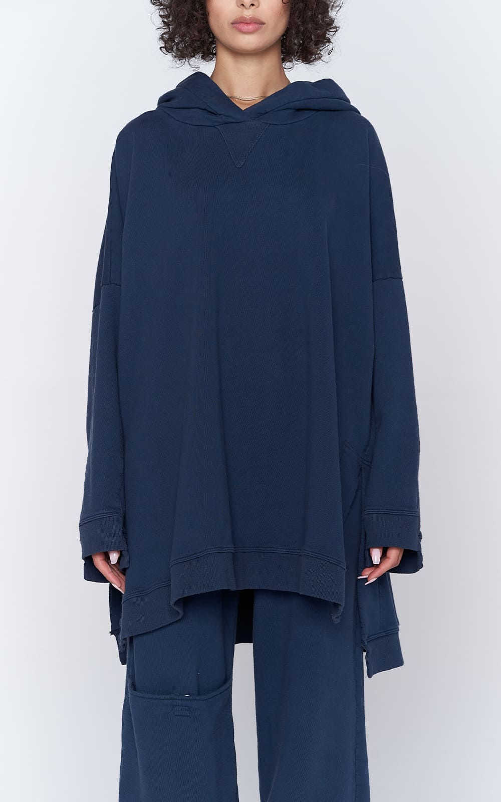 sans-gene-navy-oversize-hoodie-closeup