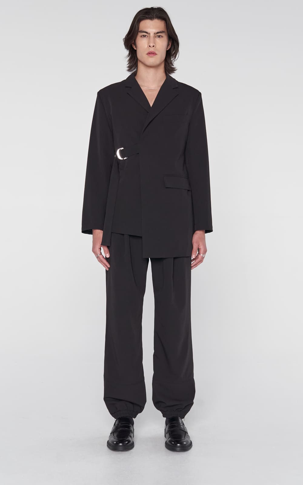 sans-gene-decon-belted-blazer-in-black-frontview