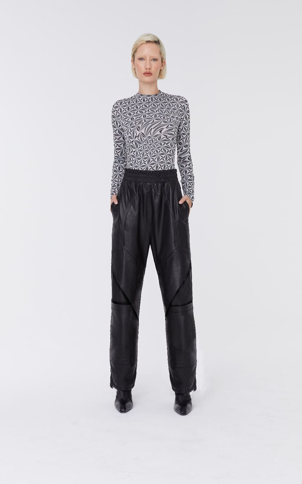 sans-gene-black-leather-pants-frontview-woman