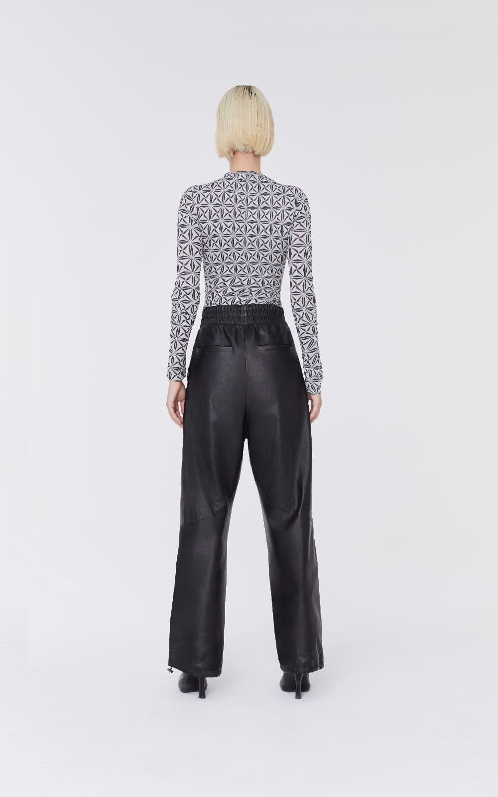 sans-gene-black-leather-pants-backview