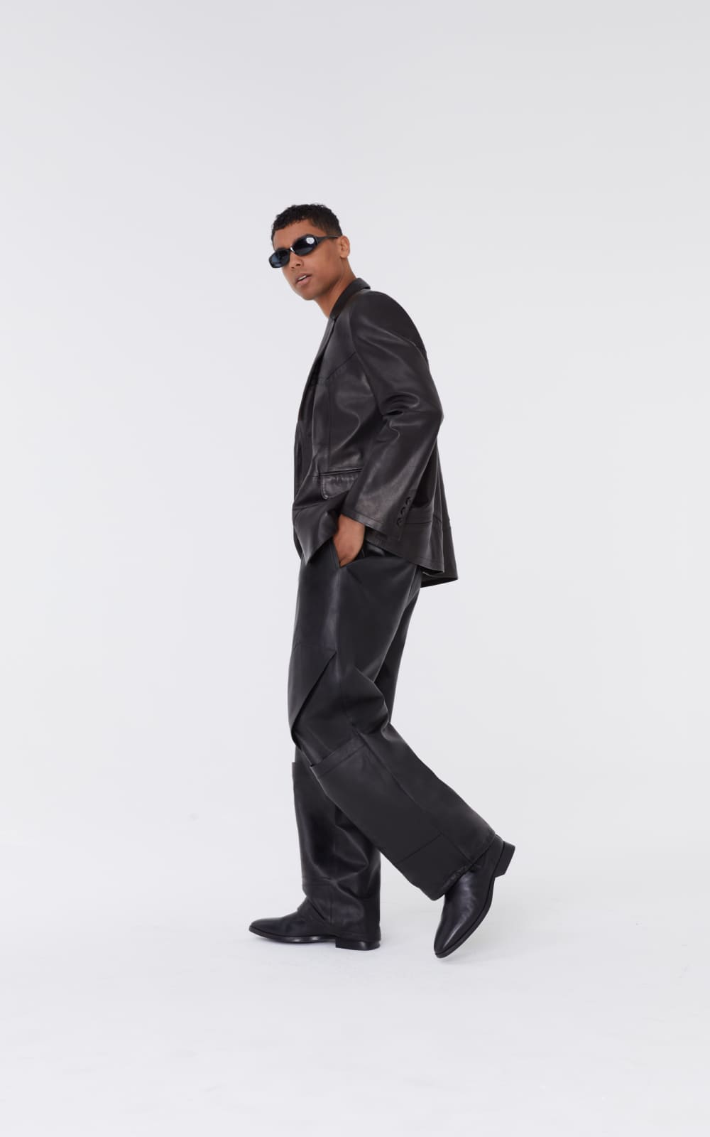 sans-gene-black-leather-blazer-sideview2