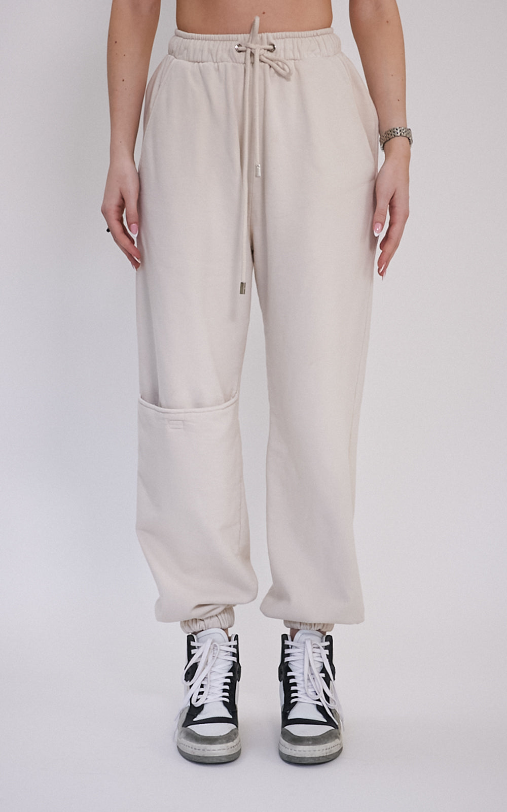 sans-gene-maxi-pocket-jogger-in-bone-ffront-detail