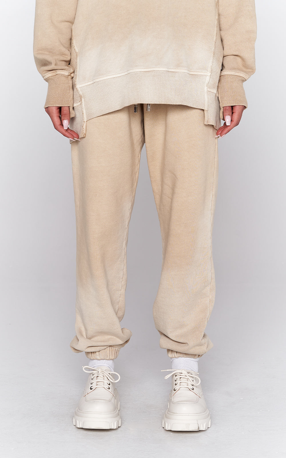 sans-gene-sand-dye-jogger-front2