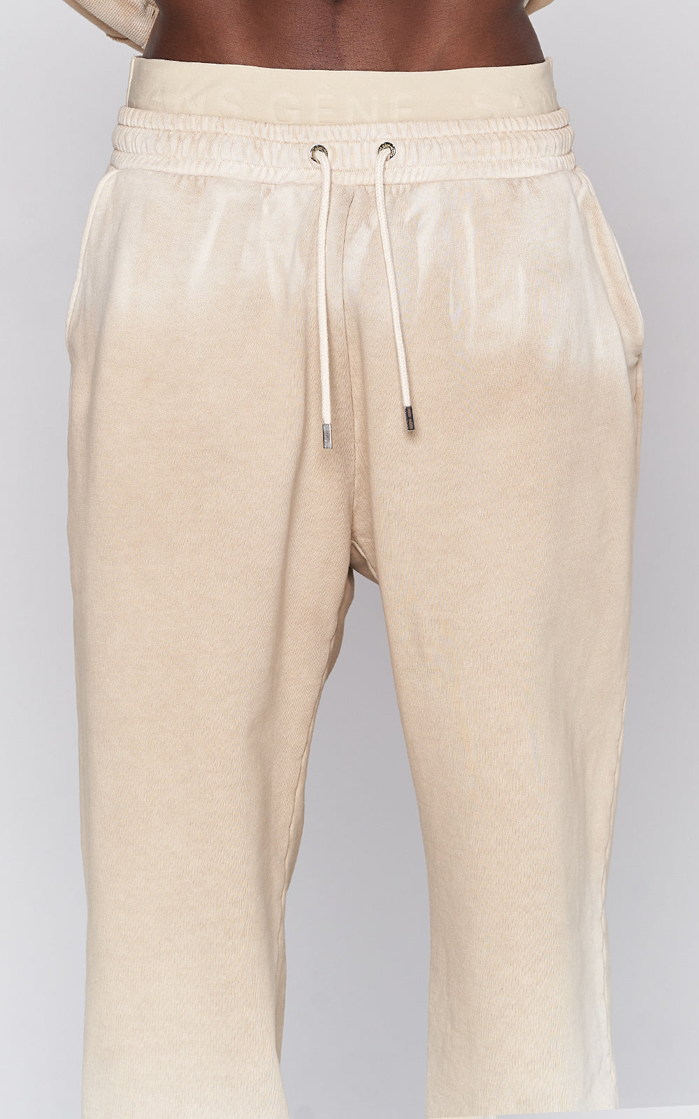 sans-gene-sand-dye-jogger-front-detail