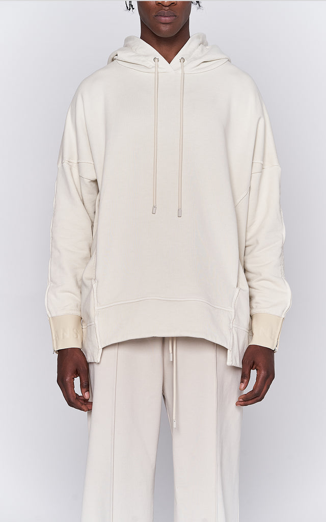 sans-gene-zip-sleeve-ivory-hoodie-front-detail