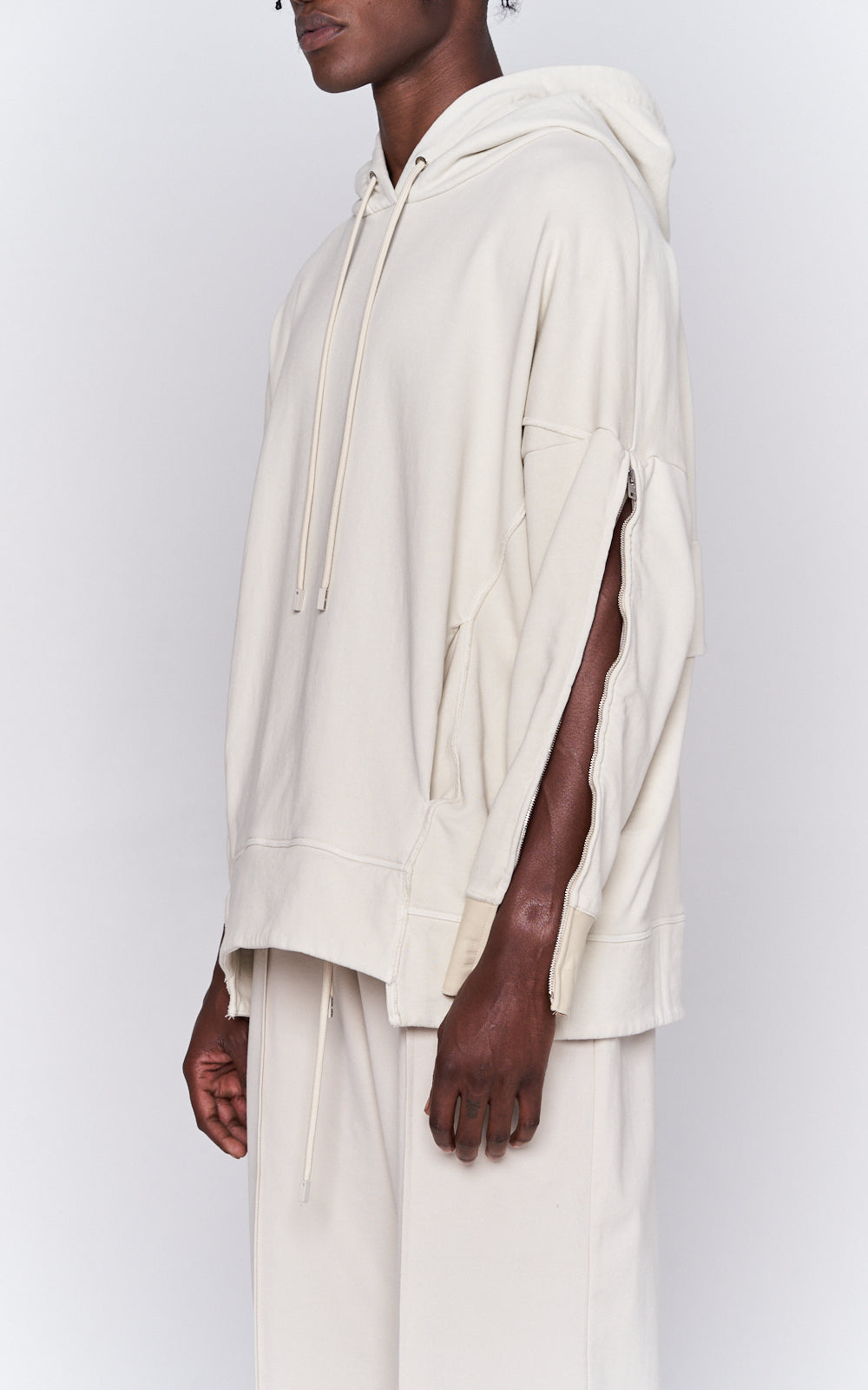sans-gene-zip-sleeve-ivory-hoodie-sideview